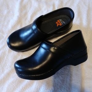 Dansko XP | Black Leather Clogs Womens Size 38 Professional Non Slip Work Shoes
